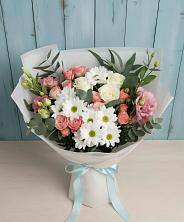 Букет цветов из:  Розы, Лизиантусы и Хризантемы в 40 лет октября