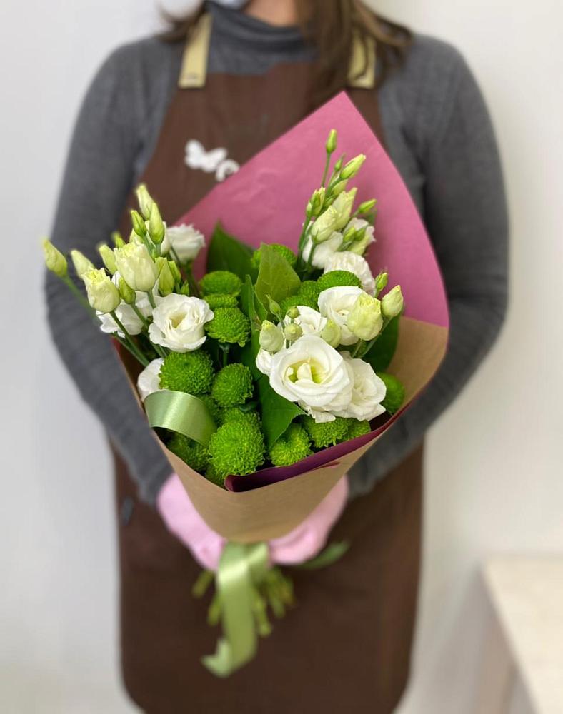 Букет цветов из: Хризантемы и Лизиантусы в 40 лет октября