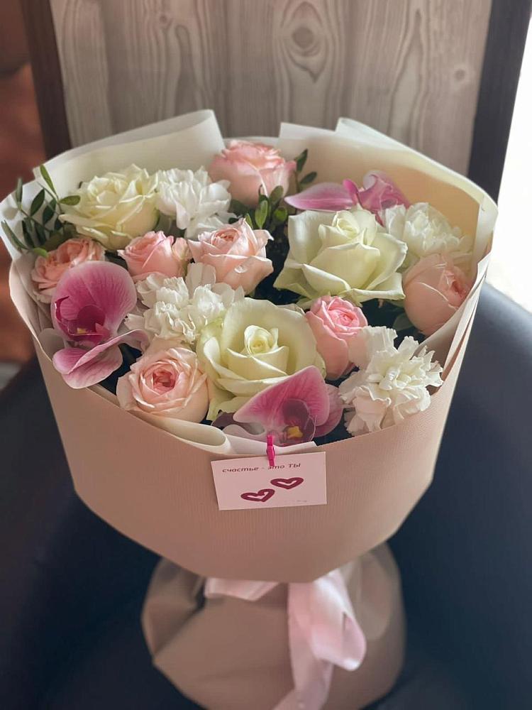 Букет цветов из: Орхидеи, Розы и Гвоздики в 40 лет октября