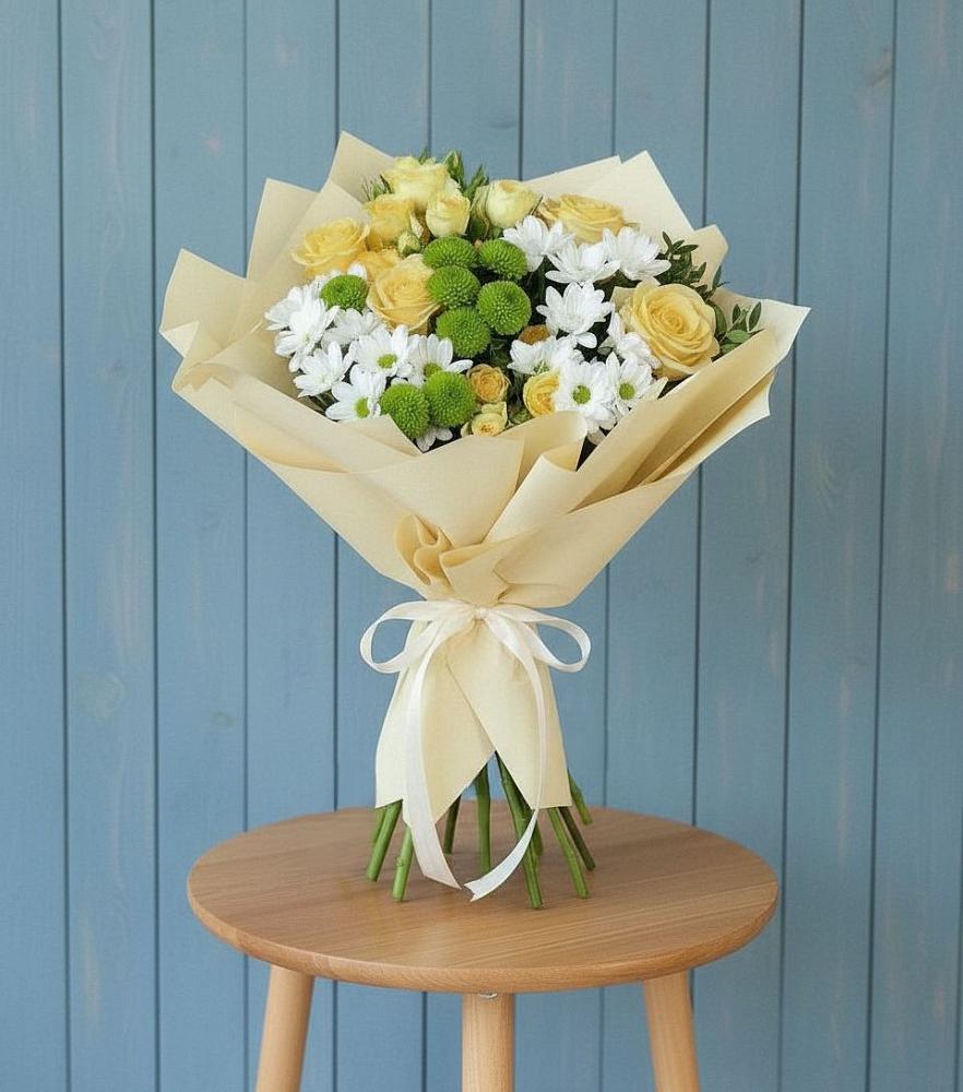 Букет Луч солнца в 40 лет октября Букет цветов из: Хризантемы и Розы в 40 лет октября