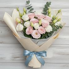 Букет цветов из:  Лизиантусы в 40 лет октября