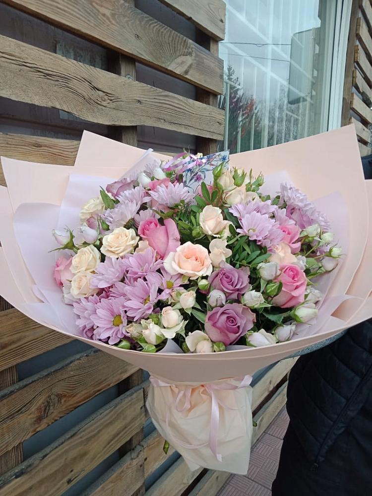 Букет цветов из: Розы и Хризантемы в 40 лет октября