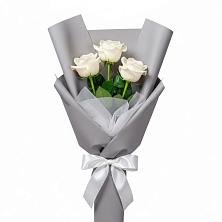 Букет 3 белые розы в 40 лет октября