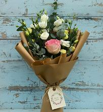Букет цветов из:  Розы и Лизиантусы в 40 лет октября